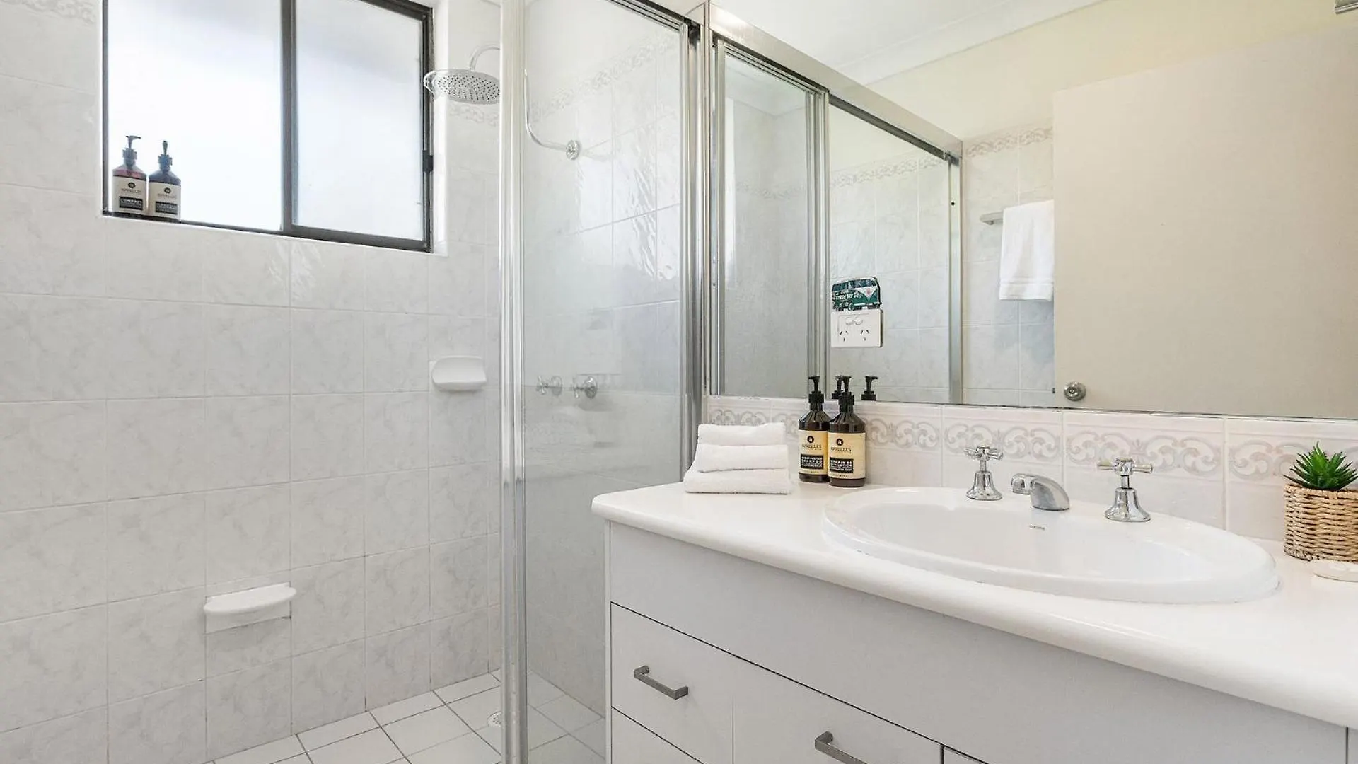 Lisa'S On Lawson Apartment Byron Bay